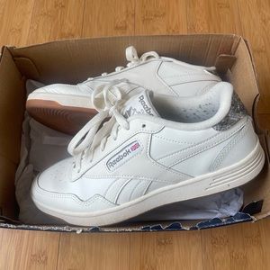 Neutral Reebok sneaker